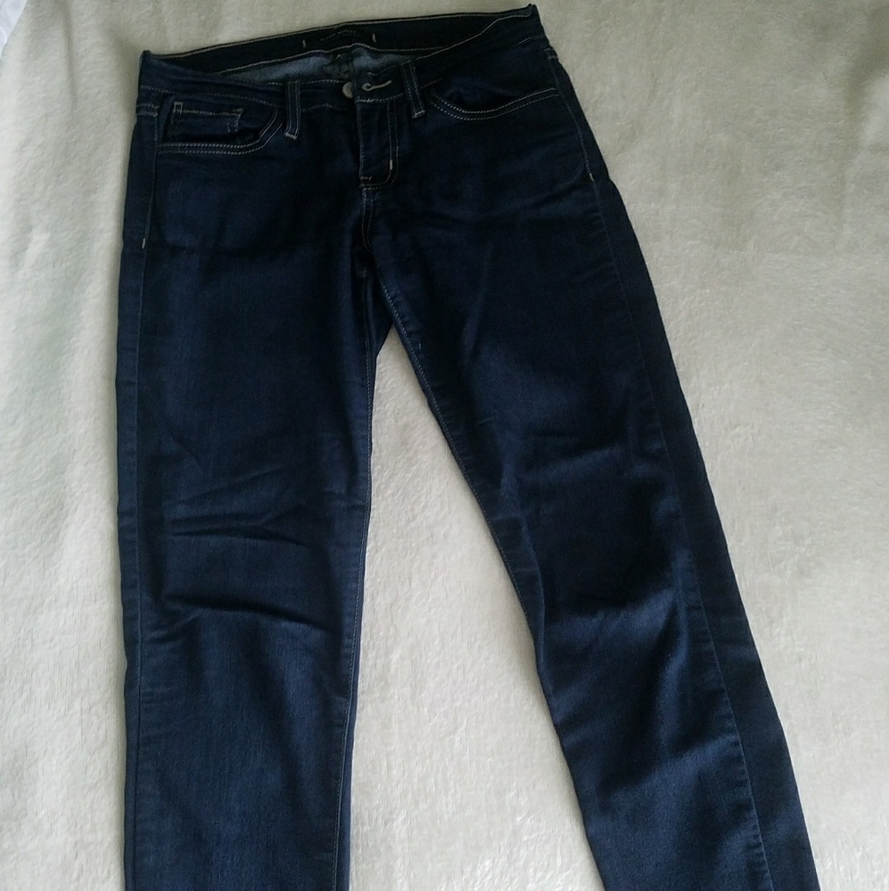 Dark wash stretch jeans